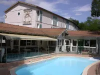 Hotel & Restaurant Heliotel Hotels near CIRAD