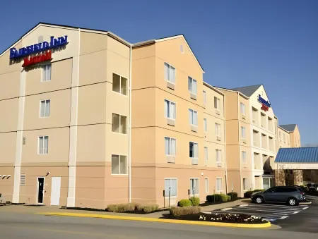 Fairfield Inn Richmond Chester Отели в г. Бермуда