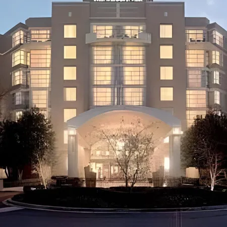 Renaissance Charlotte SouthPark Hotel Отели рядом с достопримечательностью «Торговый центр SouthPark»