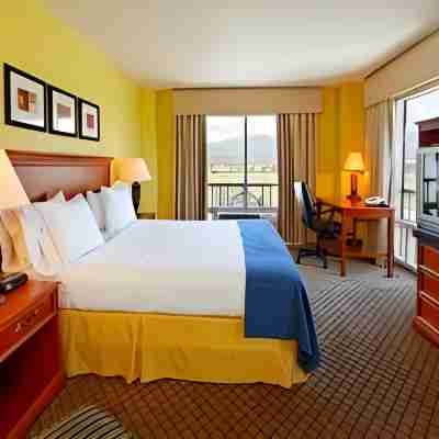 Holiday Inn Express & Suites Trincity Trinidad Airport Rooms