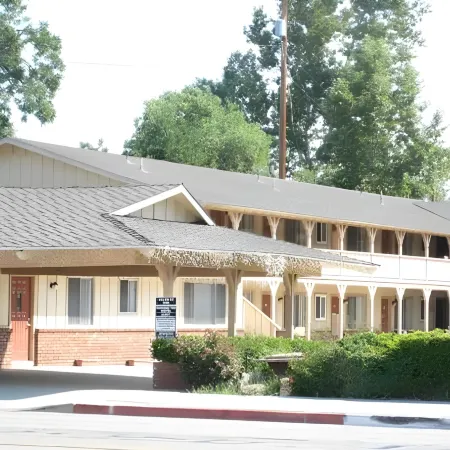 Vino Inn & Suites