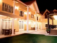 Casa Bonita Hotel & Cocina