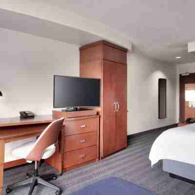 Courtyard by Marriott Johnson City Rooms