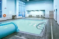 Holiday Inn & Suites CALGARY AIRPORT NORTH by IHG - piscine