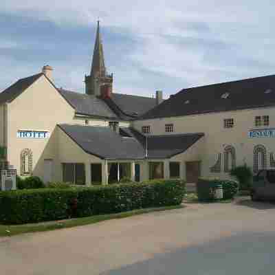 Logis Hôtel Au Moyne de Saire Hotel Exterior