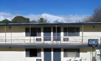 Thunderbird Motel