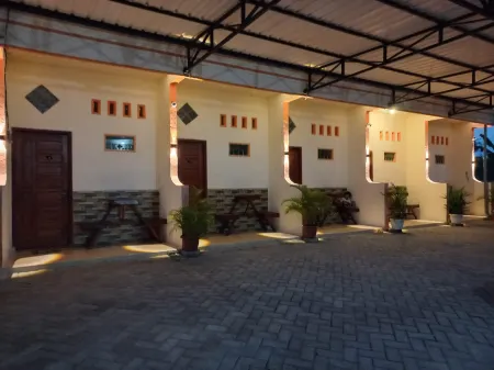 Angler Family Guest House Отели в г. Blitar Regency