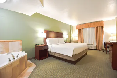 Holiday Inn Express & Suites Cocoa Hotels in Cocoa West