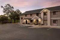 Baymont by Wyndham Hearne Hotels in Franklin