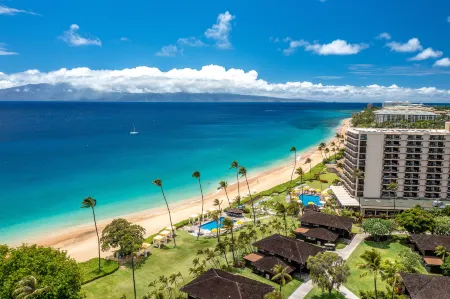 Royal Lahaina Resort Отели рядом с достопримечательностью «Лахайна Джодо Мишен»