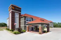 La Quinta Inn & Suites by Wyndham Woodward فنادق في وودوارد