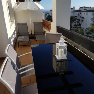 Top Floor Apt Close To Duquesa
