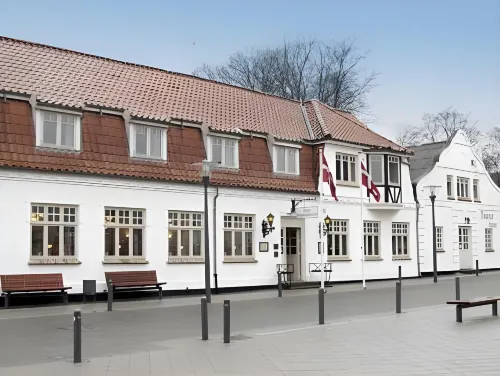 Diagonalkroen Hotels in Give