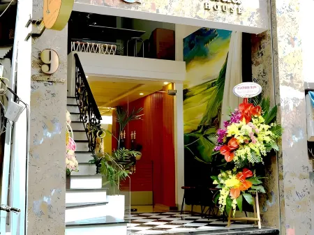 Hanoi la Cascada House & Travel