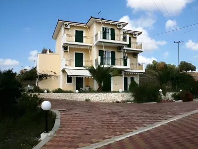 Aspasia Studios Hotels in der Nähe von Petani Beach