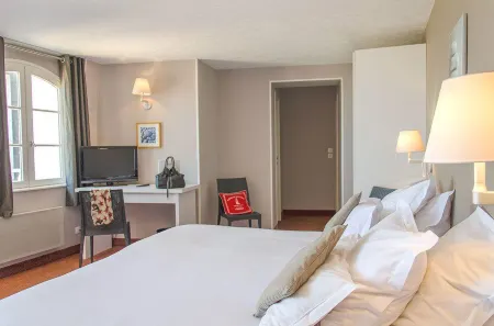 Hôtel de La Marine Отели в г. Арроманш-ле-Бен