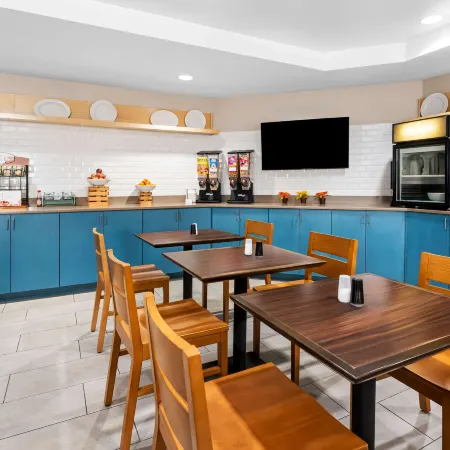 Country Inn & Suites by Radisson, Macon North, GA