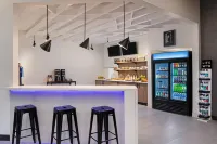 Aloft Katy Mills - bar