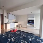 Apartemen 33 m² dengan 1 kamar tidur dan 1 kamar mandi pribadi di Bekasi Selatan Hotel di Bekasi Barat