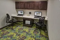 هامبتون إن آند سويتس كليرمونت