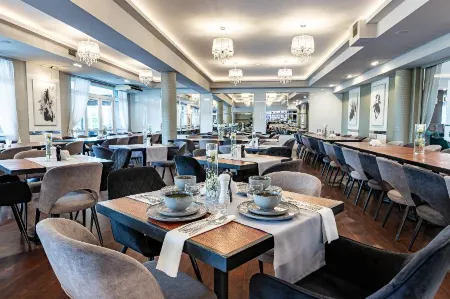 Hotel Fero Express Pokoje Klimatyzowane AC Отели в г. Paszkowka