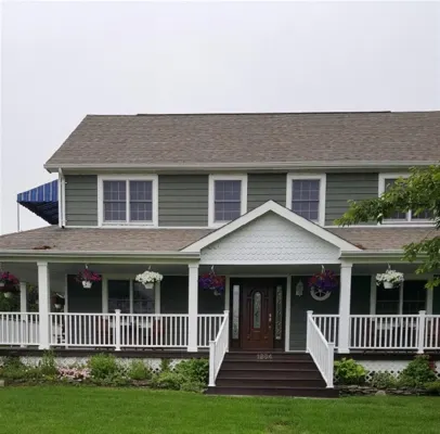 Beautiful Colonial Mint Condition Summer House Walking Distance to Beach Hotels in Jamesport