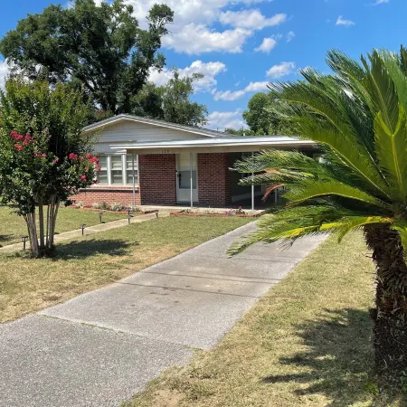 Coastal Comfort! Charming 3 bedroom, near beach and downtown Pensacola