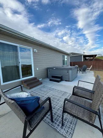 Convenient to Everything, Spacious, Family Friendly Vacation Home