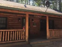 Private Log Cabin near Lake Arbutus and ATV trails Hotels in Dewhurst