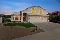 Relaxing Lakefront-Pool-Spa-Pontoon-Game Room-FirePits-Cardinal Stadium-WM Open
