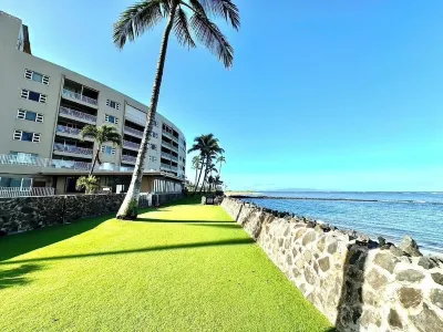 Beautiful Ocean View! Pool, Steps to the Beach, King Bed, Air Conditioning  호텔