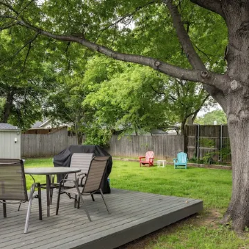 Pet Friendly, Modern Smart Home close to Airports & Stadiums