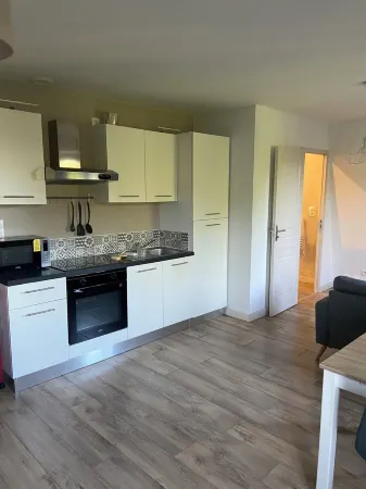 Studio Lumineux Dans une Résidence de Charme au Cœur des Remparts