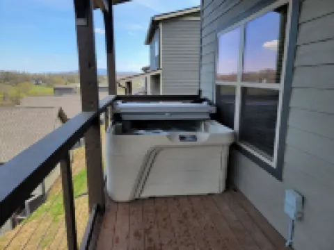 Newly Built Cabin! Hot Tub! Foosball! 5 MI to Pigeon Forge! Mountain Views!