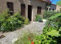 Air-conditioned house with sea view, 80 metres from the beach Hotels in Lumio
