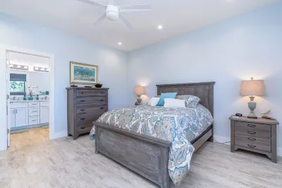 Experience the relaxation and breathtaking natural beauty of the Florida Keys. Hotels in Duck Key