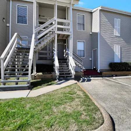 Upscale Escape on Lake Conroe in April Soundon Lake Time” 3-2 on First Floor!