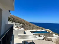 Villa Pieds Dans L'eau, Appartement Rdc, Piscine Jacuzzi Partagés Hotels in Calvi