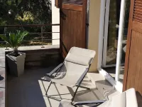 Apartment in residence with swimming pool, janitor, 7 minutes walk from the beach Hotels in Zonza
