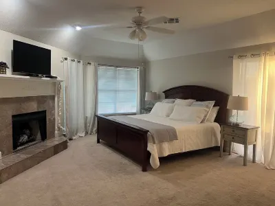 30 Day Minimum - Waterfront Condo Retreat with Spectacular Views Hotels near Fontainebleau State Park