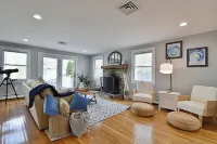 Spacious, Comfy Colonial, minutes to Boston and highways 米爾頓住宿飯店