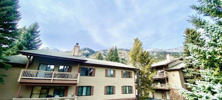 Teewinot B5: Top Floor 2BR/2BA Condo -- Fully Remodeled Hotels in Jackson