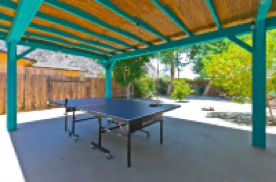 The Crest: Mid-Century Couples Retreat- Pool & Mountain Views - 2 Beds #066151 Hotels in Indian Wells