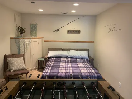 Lakehouse property with private pool + bonus space sleeps 14 - 3-Star