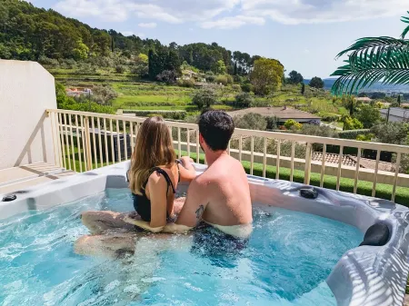 LODGE CASAMANCE with Jacuzzi Отели в г. Сольес-Пон