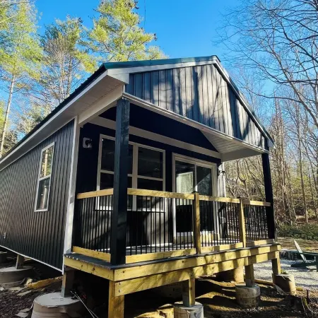 5 minutes to Blue Ridge Parkway, Crabtree Falls,  hiking, wineries, breweries