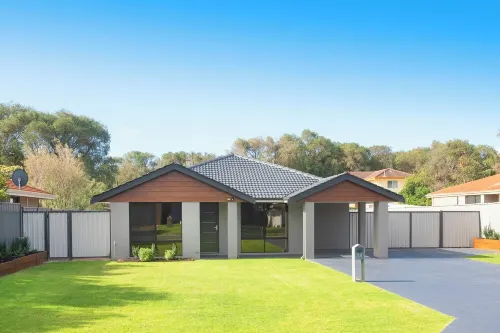 5 Bedroom home meters from the beach