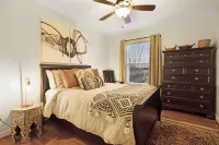 Escape to Luxury: Nashville's Chic Townhouse Haven/ Near Gulch and Downtown