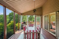 Modern cabin at the woods resort with 3-Bedroom, 2F-bath, Central Air/Heat