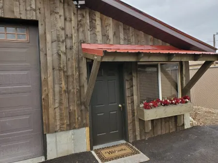 Downtown Fairview BunkHouse Отели в г. Фэрвью